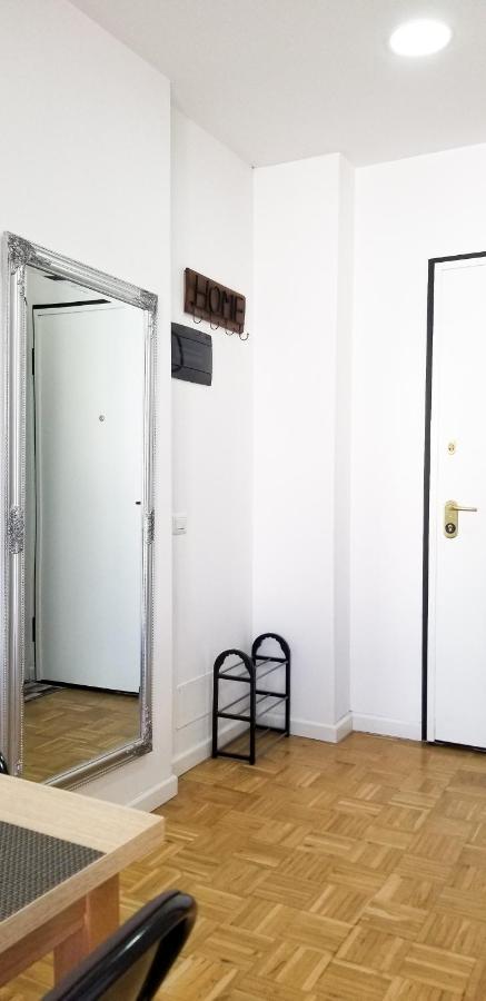 טיראנה City Center Cute And Comfy Apartment - Ajia Apartments מראה חיצוני תמונה