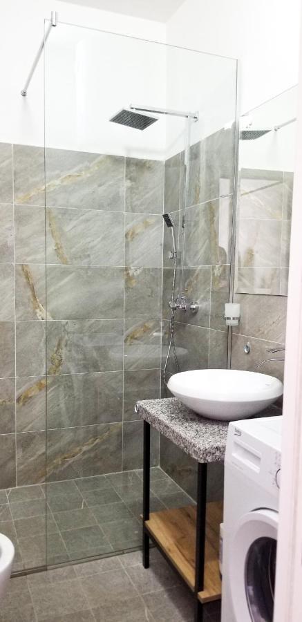 טיראנה City Center Cute And Comfy Apartment - Ajia Apartments מראה חיצוני תמונה