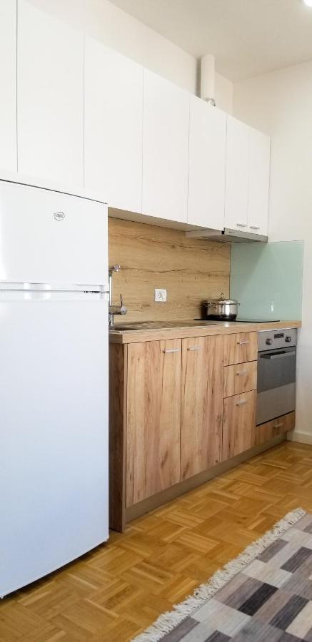 טיראנה City Center Cute And Comfy Apartment - Ajia Apartments מראה חיצוני תמונה