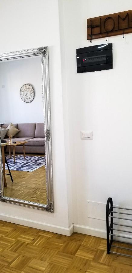 טיראנה City Center Cute And Comfy Apartment - Ajia Apartments מראה חיצוני תמונה