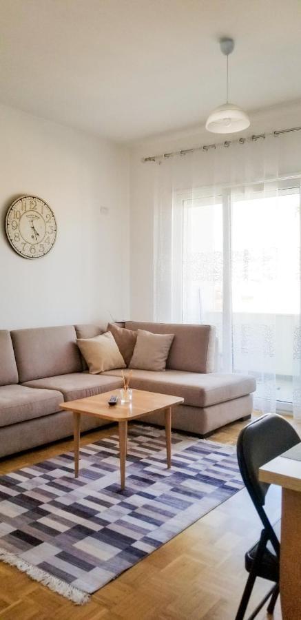טיראנה City Center Cute And Comfy Apartment - Ajia Apartments מראה חיצוני תמונה