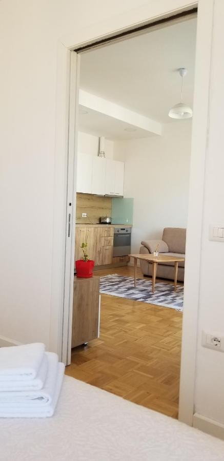 טיראנה City Center Cute And Comfy Apartment - Ajia Apartments מראה חיצוני תמונה