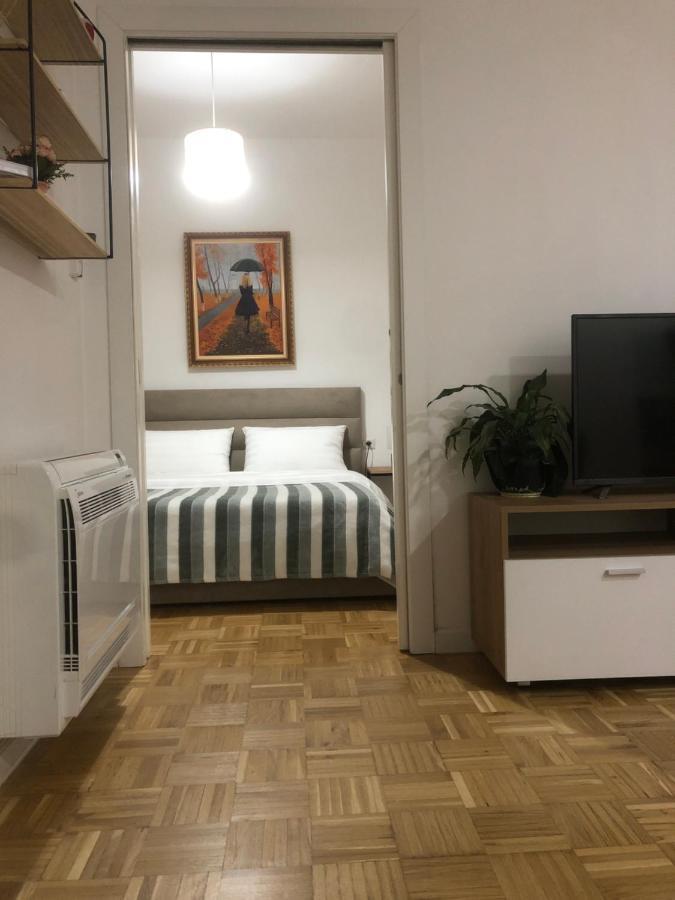 טיראנה City Center Cute And Comfy Apartment - Ajia Apartments מראה חיצוני תמונה