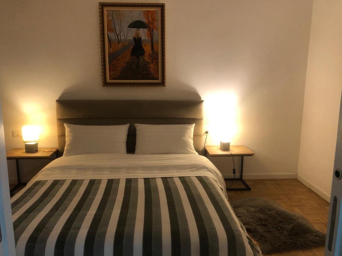 טיראנה City Center Cute And Comfy Apartment - Ajia Apartments מראה חיצוני תמונה